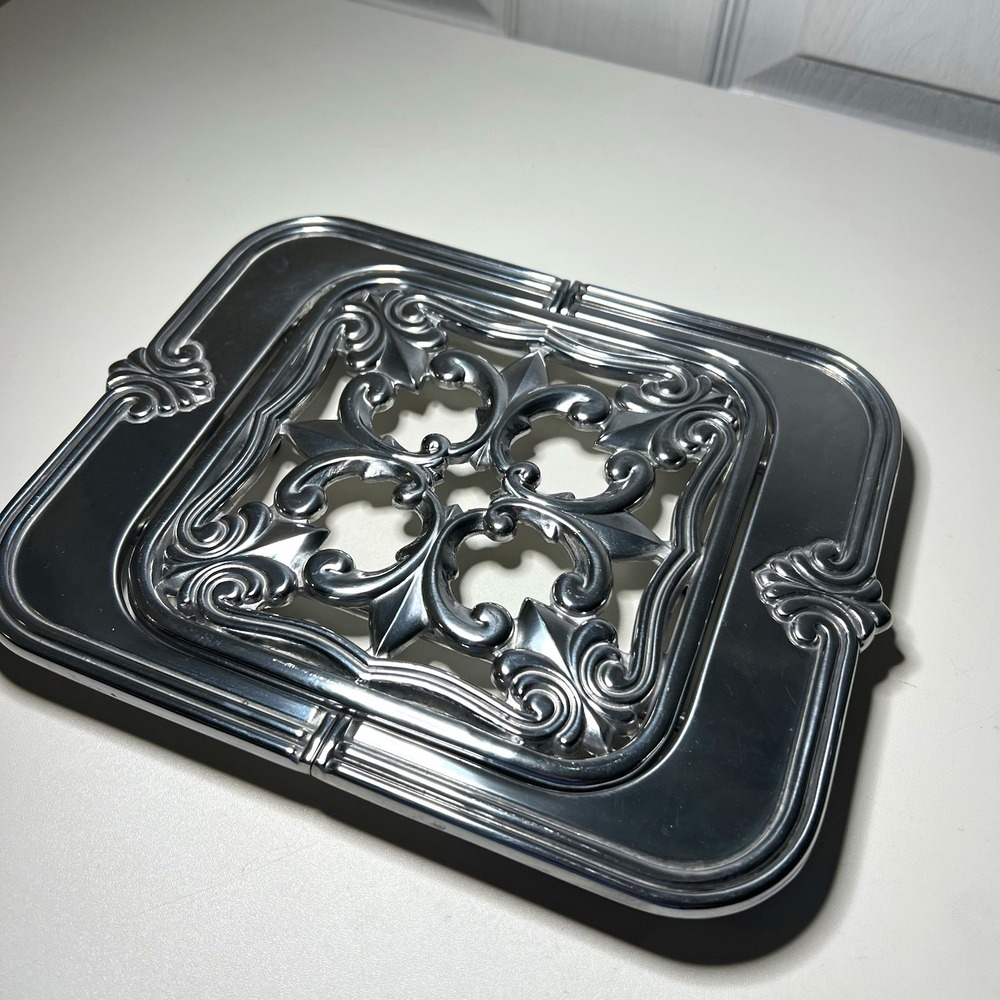 Lenox Butler's Pantry Expandable Trivet Fleur de Lis Silver Art Metal Serveware